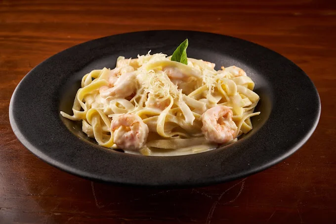Fetuccini a lo Alfredo con Langostinos