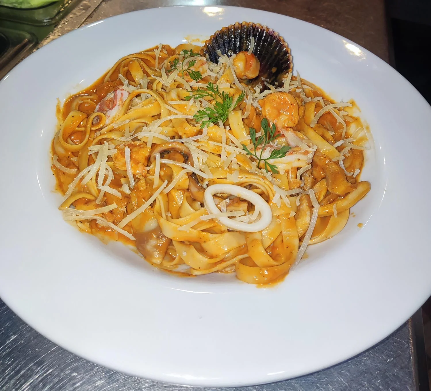 Fetuccini en Salsa de Mariscos