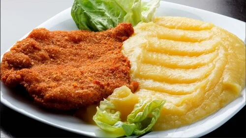 Puré con Milanesa de Pollo